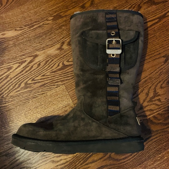 UGG Boots. size 37 - Picture 3 of 5